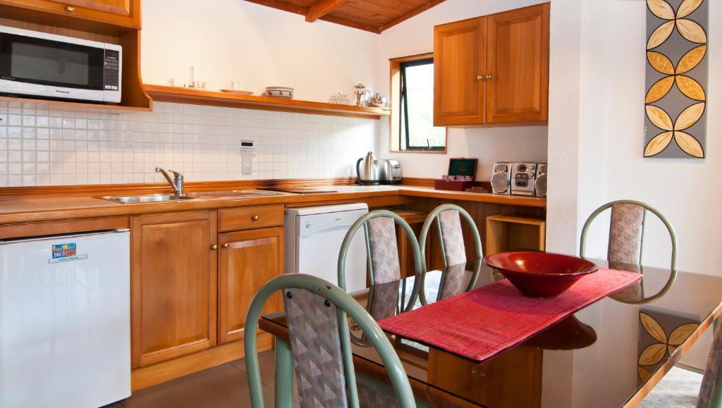 Swiss Chalet Lodge Motel Paihia Oda fotoğraf