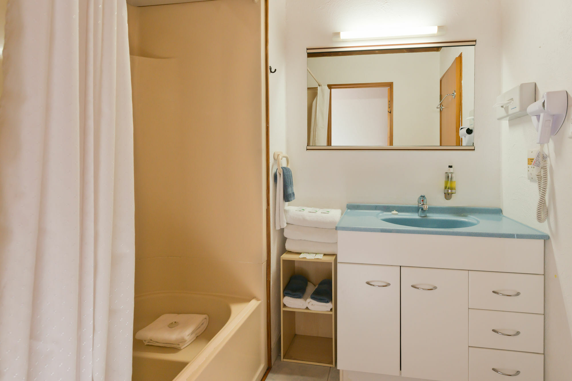Swiss Chalet Lodge Motel Paihia Dış mekan fotoğraf